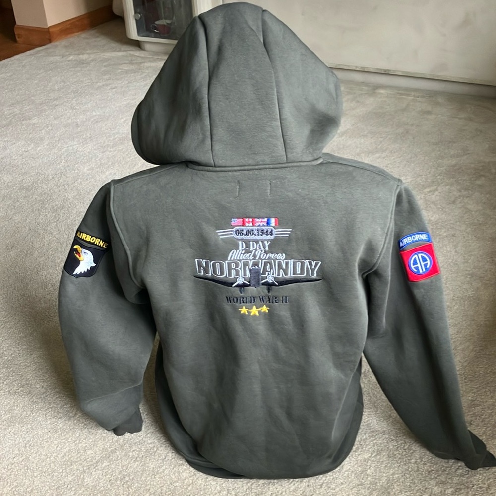 Paul Lucas D Day WWII hoodie Sweatshirt L